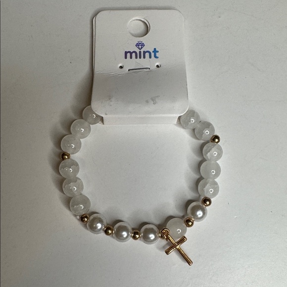 Mint Jewelry - Mint Gold and White Beaded Bracelet with Cross Charm